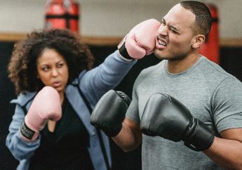 Arti Mimpi Dipukul Orang, Bisa Jadi Ada Kejadian Buruk di Dunia Nyata yang Bikin Anda Terpuruk, Waspadalah