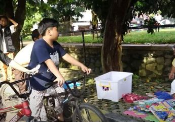 Jarang Muncul di Layar Kaca, Pelawak Kondang Ini Tak Malu Jual Lato-lato di Pinggir Jalan, Lihat Aksinya yang Panen Pujian Netizen