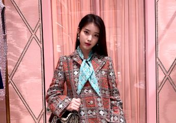 Pesona Kecantikan IU Pakai Gaun Harga 100 Jutaan yang Bikin Klepek-klepek