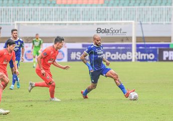 Klasemen Liga 1 - PSM Makassar dan Madura United Terpeleset, Persib Rebut Posisi Puncak dari Persija