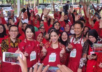 Seru! Nagita Slavina Blusukan Lihat Ibu-ibu Masak, Komentar Begini Saat Cicip Makanan