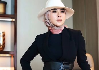 Intip Fashion Hijab Syahrini Padukan Busana Croppty Bak Anak Muda