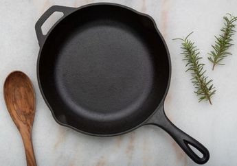 Cara Mengatasi Wajan yang Lengket Saat Dipakai Masak, Coba Oles 1 Bahan Ini Dulu dan Lihat Efeknya yang Menakjubkan