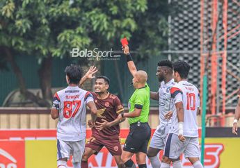 Hasil Liga 1 - Hujan Kartu di Lapangan PTIK, PSM Taklukkan Tim Musafir Arema FC