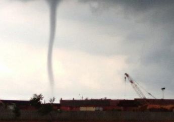 Arti Mimpi Angin Puting Beliung Pertanda Sebuah Peringatan, Begini Penjelasannya Menurut Primbon Jawa