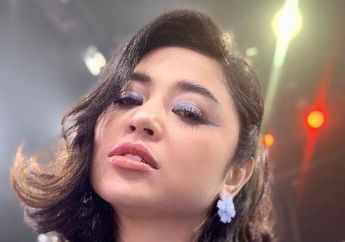 Heboh Dilamar Pilot, Dewi Perssik Bak Sindir Rian Ibram Soal Keseriusan