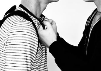 12 Arti Mimpi Berkelahi Menurut Primbon Jawa, Inilah Pertanda yang Paling Baik, Pundi-pundi Rezeki Bakal Terisi Penuh