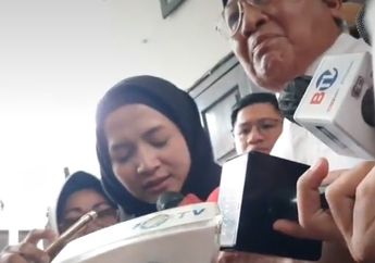 Istri Arif Rahman Arifin Berjalan Gontai Tinggalkan Ruang Sidang, Tetap Bersyukur Suami Divonis 10 Bulan Penjara