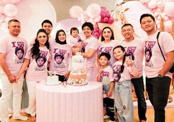 ALHAMDULILLAH Raul Lemos dan Anang Hermansyah Kompak Bareng Istri Hadiri Pesta Ultah Ameena, Pertemuan Keluarga Besar Aurel Bikin Haru!