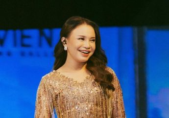 Rossa Adakan Konser di Kuala Lumpur, Tampil Maksimal Kenakan Dress Desainer dari Malaysia!