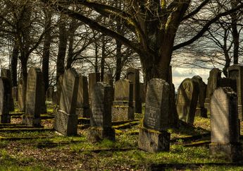 Arti Mimpi Tersesat di Kuburan, Tanda Cemas Berlebihan Akan Kematian, Begini Penjelasannya