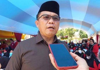 GEGER Video Ketua DPRD Luwu Timur Melengos di Depan Warga, Sekelas Pejabat Ogah Salaman dengan Rakyat Jelata?