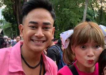 Nonton Konser BLACKPINK Hari Kedua bareng Dwi Adhika, Chika Jessica Cosplay Jadi Jennie