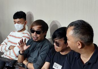 Lebaran 2023 Tak Mudik ke Kampung Halaman, Ian Kasela Rayakan Idulfitri Bersama Personil Band Radja