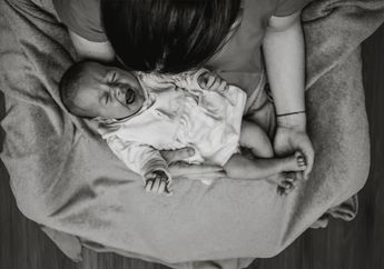 Arti Mimpi Gendong Bayi Menangis Pertanda Datangnya Hal Buruk Ini, Berkaitan dengan Rasa Takut