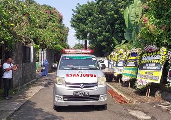 Jenazah Koesnomo Koeswoyo Tiba di Rumah Duka dengan Ambulance dari Magelang