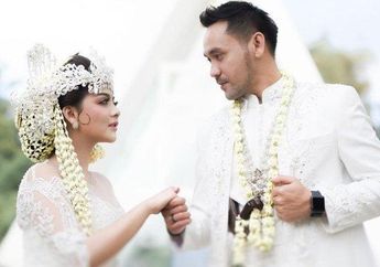 MEWEK, Dulu Tak Dinafkahi Suami, Tangis Pedangdut ini Pecah Usai Bisa Umrah Bareng Suami Baru sampai Cium Hajar Aswad