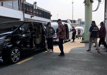 Viral Mobil Alphard Sakti Masuk Apron Bandara Jemput Sri Mulyani, sang Menkeu Dikecam Netizen