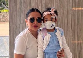 Mutia Ayu Rayakan ulang Tahun Glenn Fredly Bersama Gewa Meski sang Suami Sudah 3 Tahun Meninggal Dunia