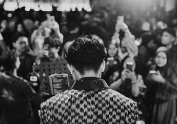 AKSI Main Lumpur Anak Angkat Artis Tajir Ini Tuai Sorotan, Gak Gengsi Kotor-kotoran dan Bajak Sawah, Siapa Dia?