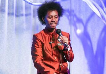 Raih Penghargaan Artis Solo Pria Pop Terbaik, Raim Laode Tampak Semakin Optimis Menang Lagi Tahun Depan