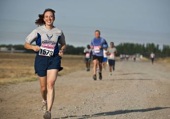 Arti Mimpi Mengejar Seseorang, Tanda Diri Terlalu Posesif dan Pencemburu, Sudah Saatnya Lakukan Introspeksi Diri