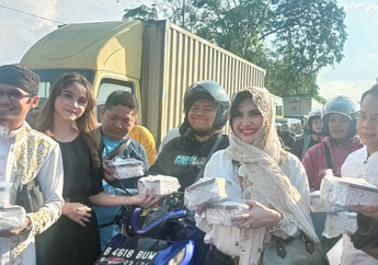 Heboh Sejumlah Artis Bagikan Ribuan Takjil  di Kalideres, Begini Suasananya
