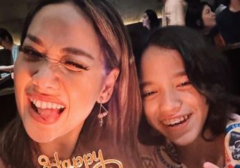 Wajah Bule Lidah Melokal, Anak BCL Diam-diam Doyan Santap Kuliner Favorit Sejuta Umat Ini Saat Buka Puasa