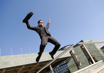 Arti Mimpi Jatuh dari Gedung Tinggi Tak Semenakutkan Itu, hanya Sebuah Kekhawatiranmu akan Hal Ini