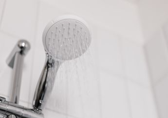 Bacaan Niat Mandi Wajib Sebelum Salat Idul Fitri, Lengkap dengan Tata Caranya