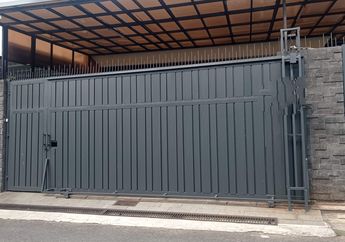 Suasana Kediaman Ussy Sulistiawaty Setelah sang Adik Meninggal Dunia dan Harus Dibantu Damkar untuk Evakuasi