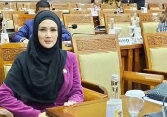 Pantas Ahmad Dhani Makin Klepek-klepek, Gaya Mulan Jameela Pakai Lensa Kontak Biru Bikin Pangling, Cantiknya Disebut Bak Barbie Hidup