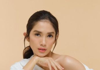 Gak Harus Lebay, Ussy Sulistiawaty Pukau Netizen dengan Penampilan Sederhana di Wisuda Sang Puteri!