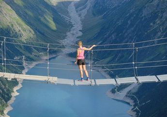 Arti Mimpi Jatuh dari Jembatan, Lambangkan Ketakutan Akan Masa Depan, Tanda Terlalu Overthingking? 