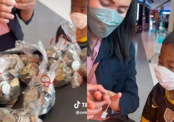 Dijamin Masuk Surga, Bocah ini Bawa Ibu ke Toko Emas untuk Dibelikan Cincin, Bayar Pakai Uang Receh Hasil Menabung