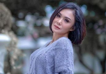 Yuni Shara Makin Mirip ABG! Gaya Modis Serba Hitam Sang Penyanyi di Bandara Banjir Pujian!