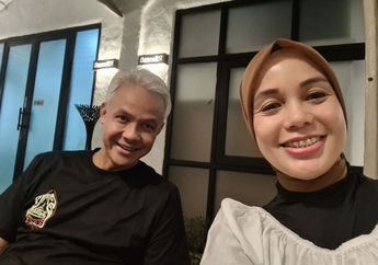 Intip Gaya Modis Siti Atikoh, Istri Gubernur Jateng Ganjar Pranowo yang Selalu Tampil Stylish & Santun!