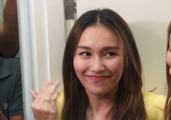 Biasa Habiskan Rp 17,5 Juta untuk Sekali Perawatan, Ayu Ting Ting Kini Justru Nekat Jual Baju Bekas di Depan Rumah, Kenapa?