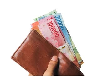 3 Shio Ini Bakal Segera Bayar Lunas Utang Keluarga, Rezeki Ngalir Deras Bak Keran Bocor