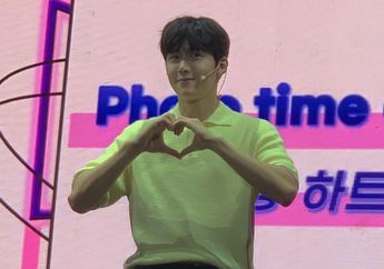 Kim Seon Ho Buka Fan Meeting Hari Pertama dengan Lagu Balad, Fans Auto Histeris