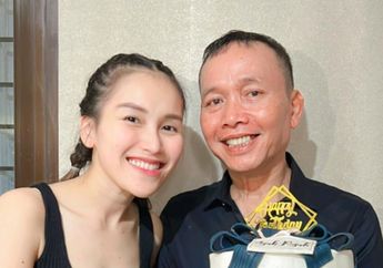 Abdul Rozak Dapat Kejutan Ulang Tahun di Restoran Cepat Saji Seperti Anak Kecil, Ayu Ting Ting Ikut Tampil Bak Anak SD, Intip Kemeriahannya!