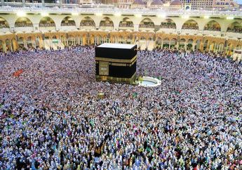Benarkah Jemaah Haji Tak Boleh Selfie di Depan Kabah? Simak Peraturan Lengkap dan Sanksinya Berikut Ini!