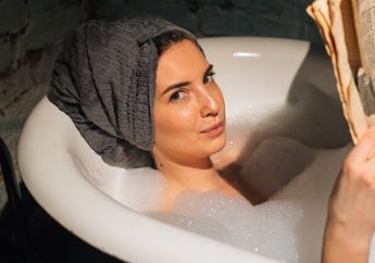 Arti Mimpi Diintip saat Mandi, Tunjukkan Rasa Tidak Nyaman sampai Cemas Berlebih