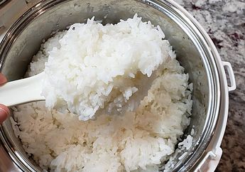 Tips Supaya Sisa Nasi Tidak Menempel di Rice Cooker, Gampang Dibersihkan!