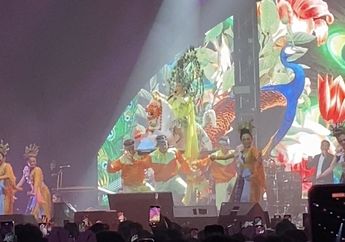 Yura Yunita Naik Sisingaan di Panggung Pertunjukan Tutur Batin, Penonton Histeris