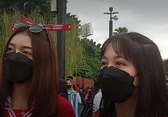 Datang dari Cirebon, 2 Wanita Ini Siap Dukung Timnas di Laga Indonesia vs Argentina