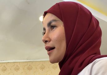 Penampilan Bak Anak Kuliahan, Olla Ramlan Bagikan Tips Awet Muda di Usia 43 Tahun