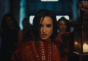 Lirik Lagu Baru Demi Lovato &ndash; Swine, Suarakan Protes ke Pemerintah dengan Musik Rock Agresif