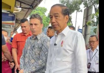Alhamdulillah! Jokowi Datangi Pasar Palmerah dan Bagi-bagi Rezeki