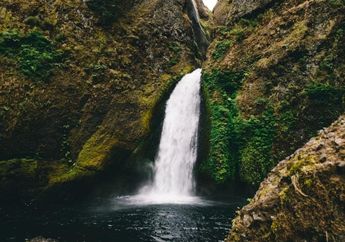 Arti Mimpi Jatuh ke Air, Tanda Ada Masalah Besar dalam Pekerjaan, Hati-hati!